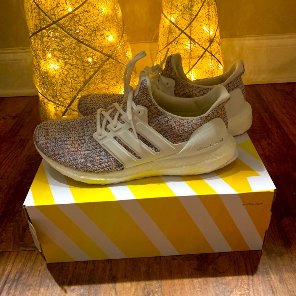 Mens 9/ Womens 10.5 Ultra boost,